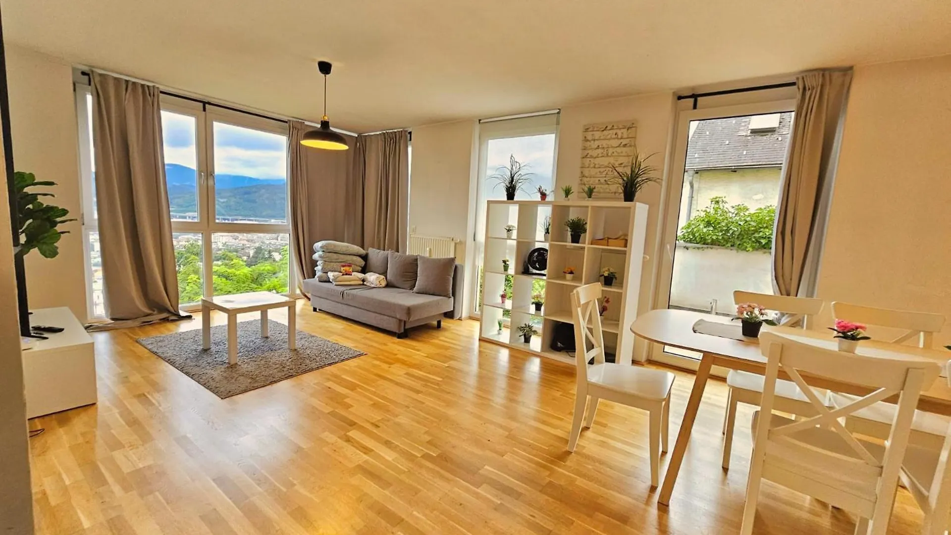 Innsbruck City View Apartment With 2 Bedrooms location